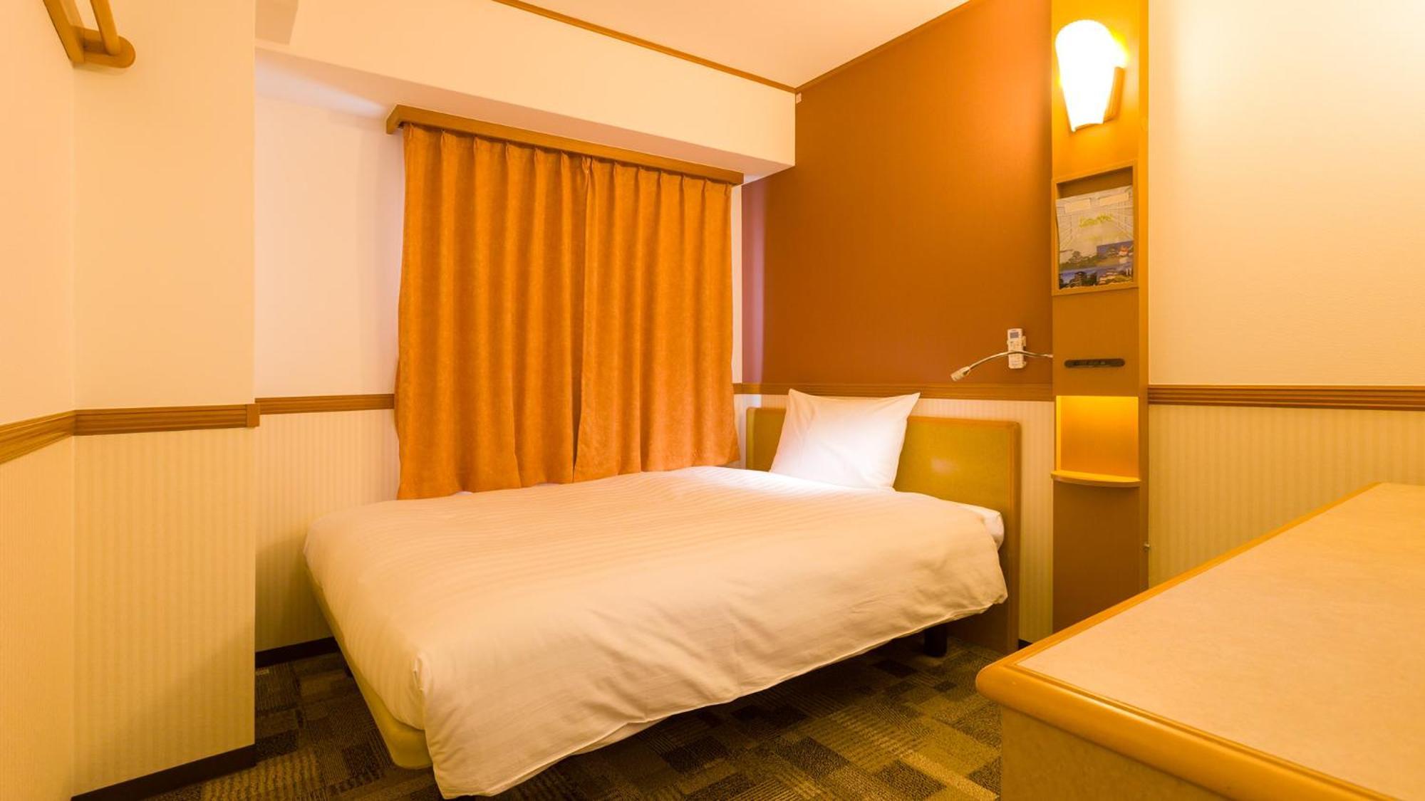 Toyoko Inn Takasaki Eki Nishi Guchi No 1 Oda fotoğraf